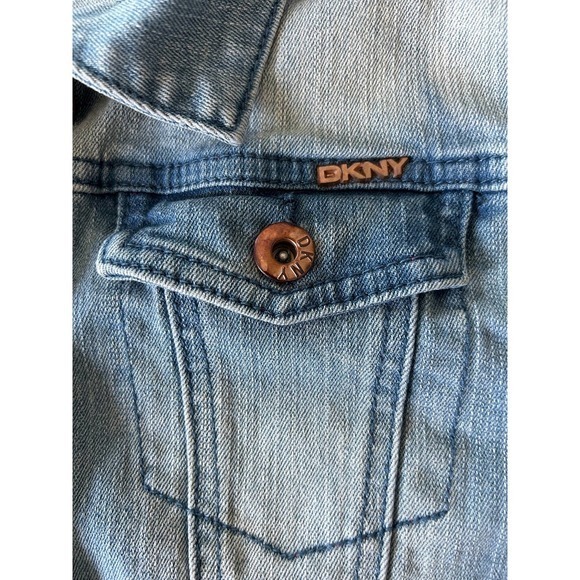 DKNY Size XL Junior Cropped Denim Jacket Light Wash Y2K - Picture 4 of 6